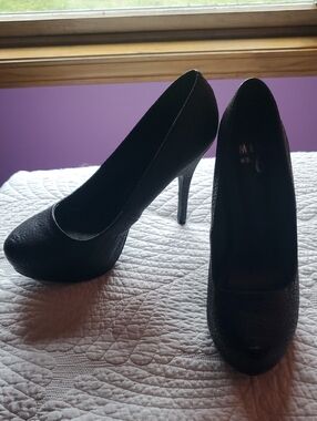 Mix No. 6 Black Textured High Heel Pumps